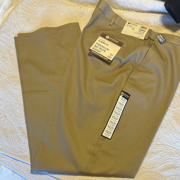 Haggar Khakis with stretch 40x34 NWTs - Picture 1 of 7